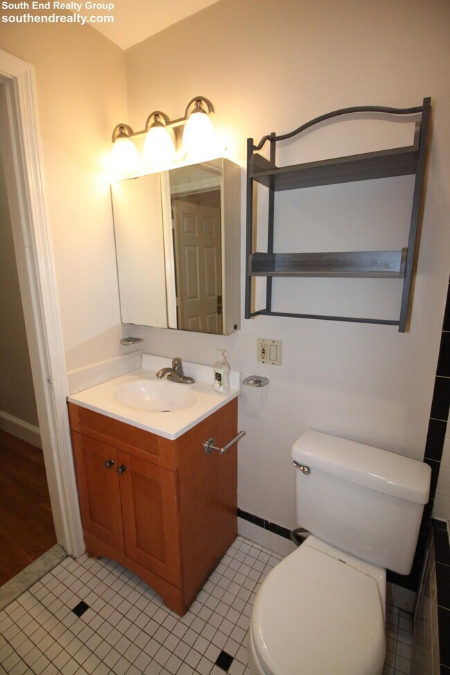 Building Photo - 11 Worcester St