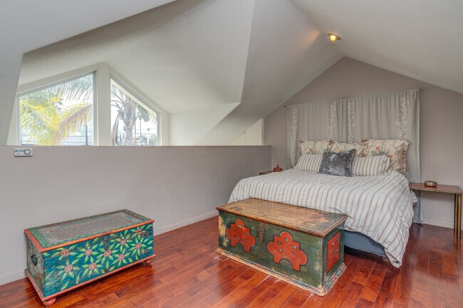 Building Photo - 1306 Electric Ave