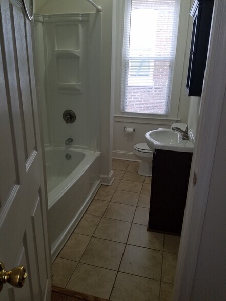 Building Photo - 416 N 32nd St