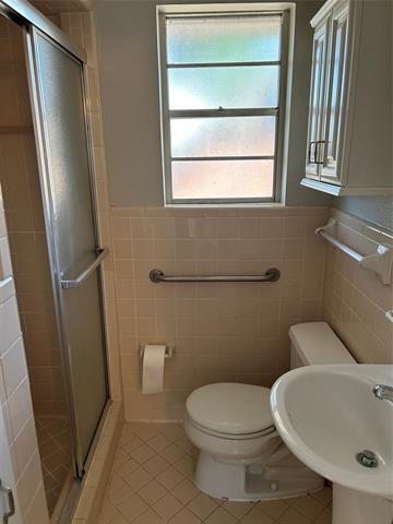 Building Photo - 7830 Claremont Dr