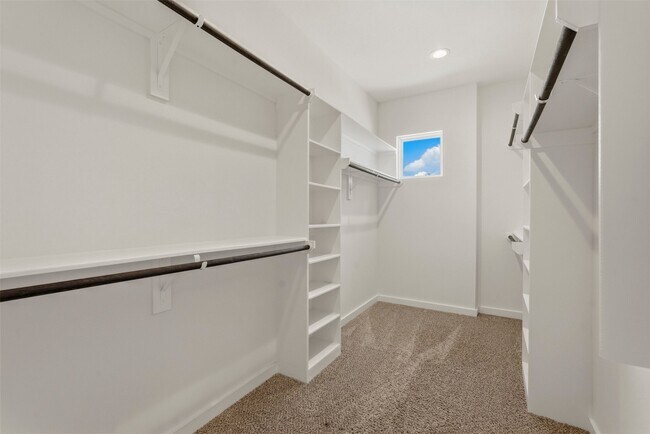 Building Photo - 1113 Highland Square Ln