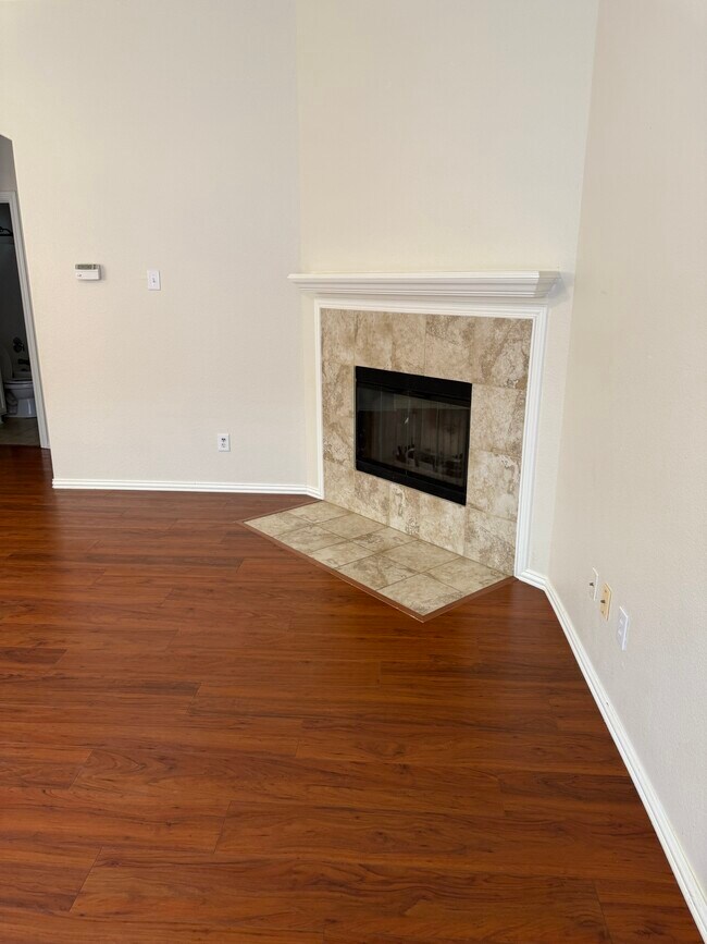 Building Photo - 377 Kirby Dr
