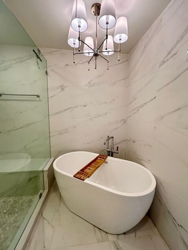 Building Photo - 10939 Wickshire Way