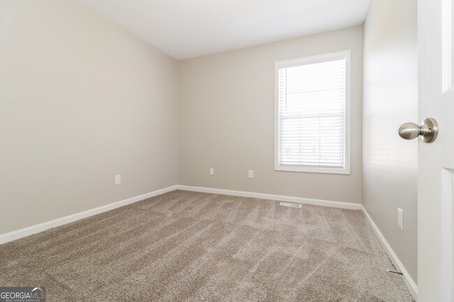 Building Photo - 207 Remington Ct