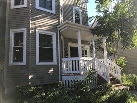 Building Photo - 1703 W Irving Park Rd