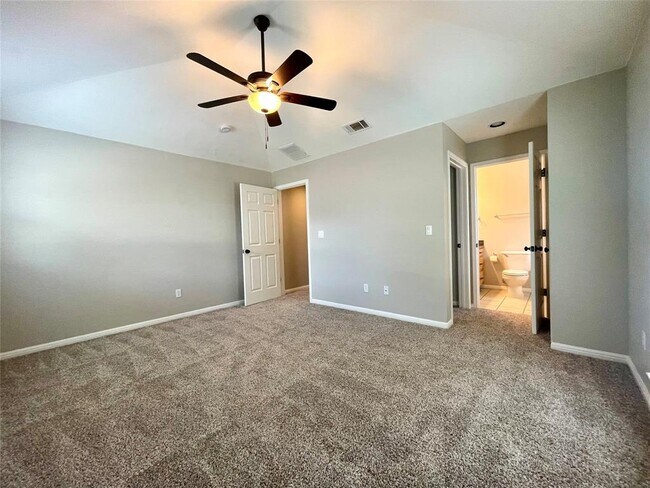 Building Photo - 1207 W N Loop Blvd