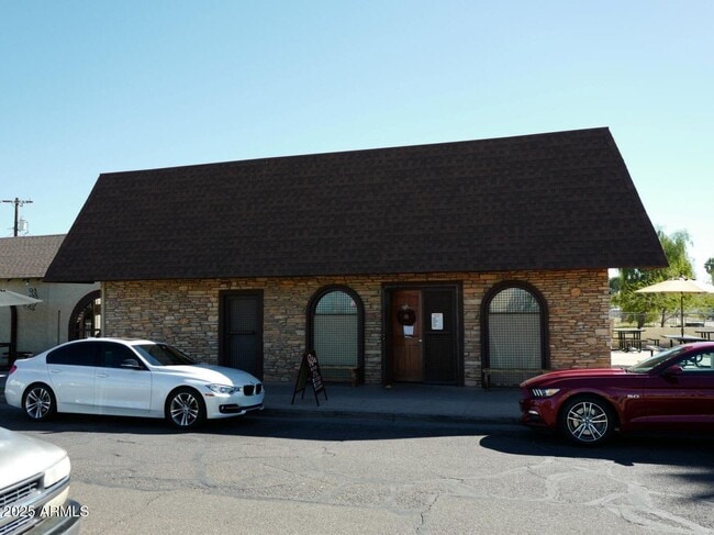 Building Photo - 1122 E Fillmore St