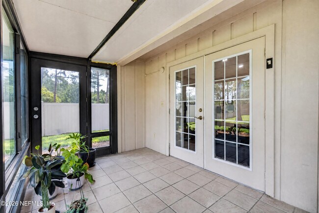 Building Photo - 9351 Arbolita Way