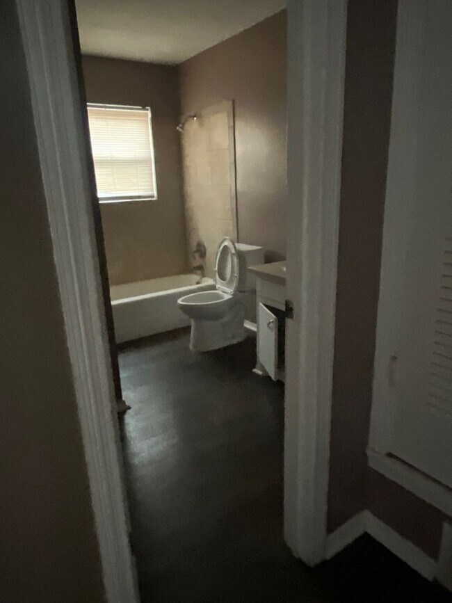 Building Photo - 1614 58th St