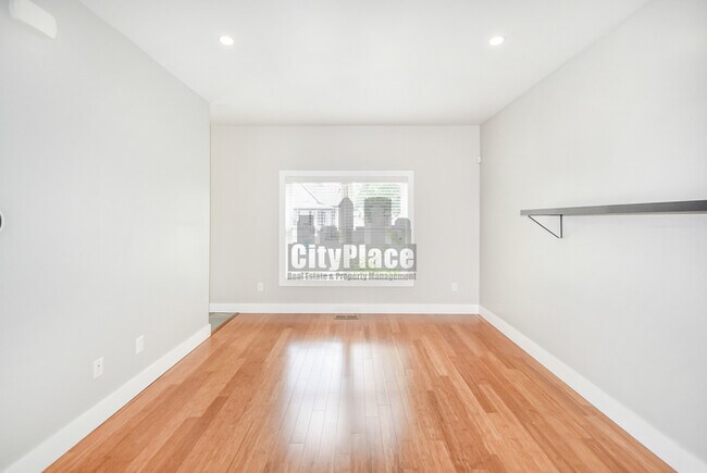 Building Photo - 1223 E New York St