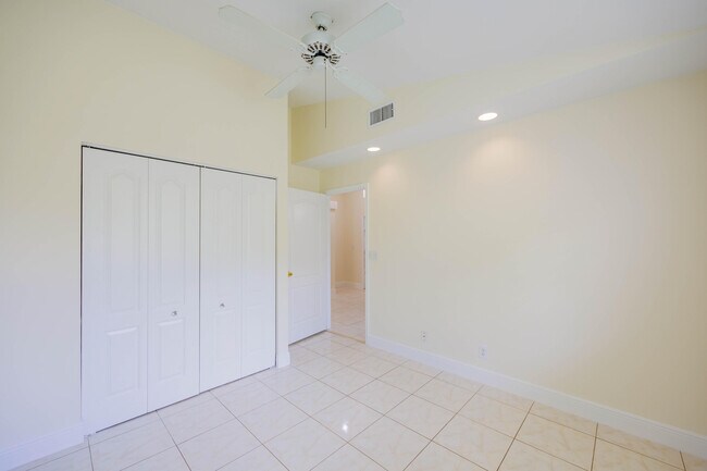 Building Photo - 9497 Boca Gardens Pkwy