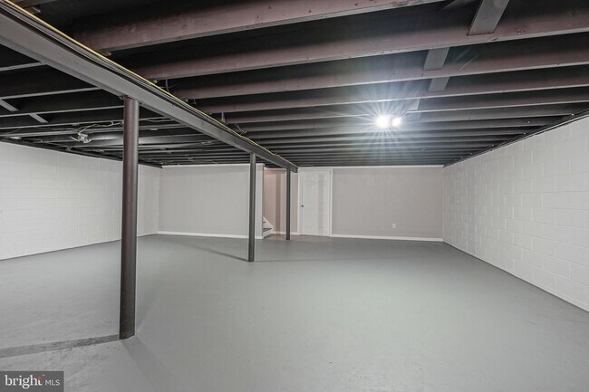 Building Photo - 123 Thies Rd