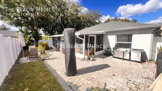 Building Photo - 2132 Falkner Rd