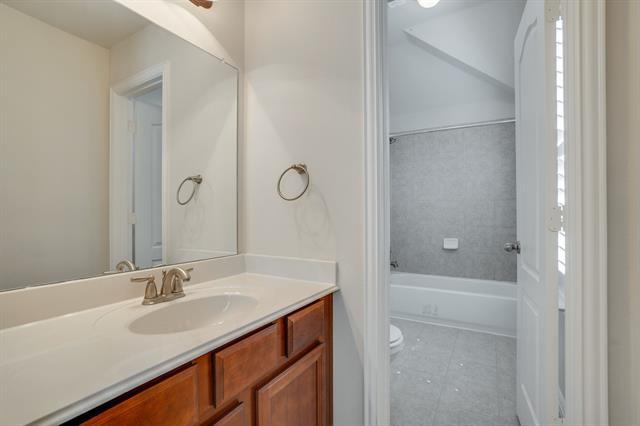 Building Photo - 7747 Ivanhoe Dr