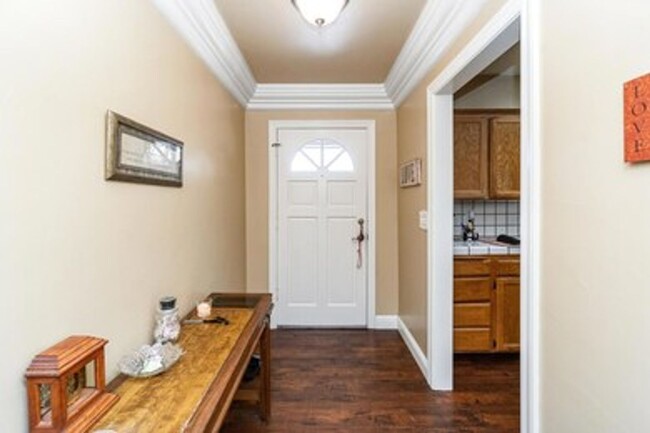 Building Photo - 3 Bedroom 2 Bathroom for Rent $2,400