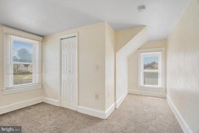 Building Photo - 414 N Broadview Blvd