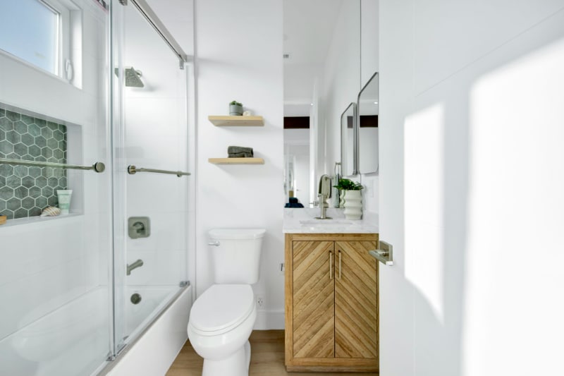 Building Photo - 2354 E Poppy St