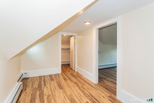 Building Photo - 798 Farmington Ave