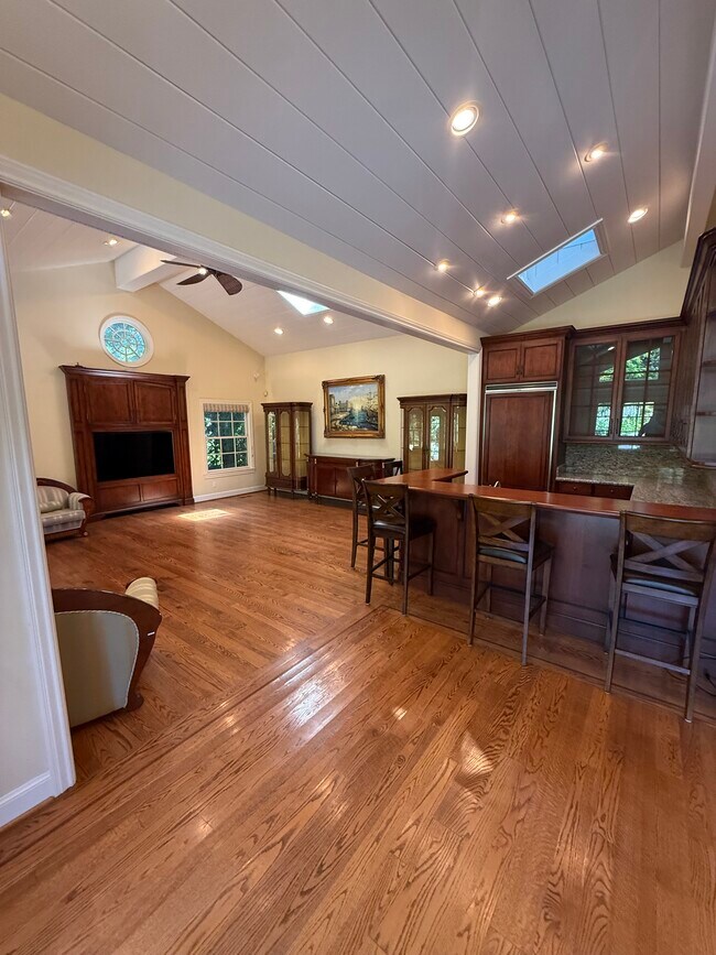 Building Photo - 25567 Willow Pond Ln