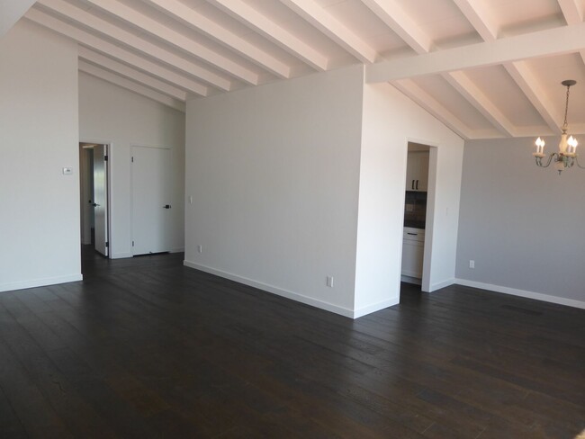 Building Photo - RARELY AVAILABLE TWO BEDROOM TWO BATH ONE ...