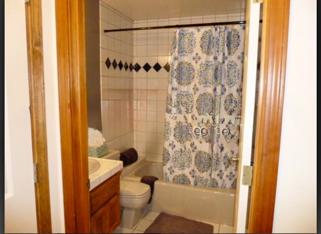 Building Photo - 10815 Footwall Dr