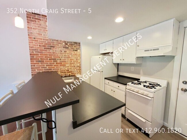 Building Photo - 352 N Craig St