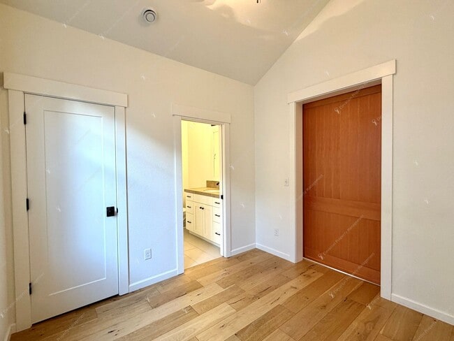 Building Photo - Stunning 2 BR home in Northwest Crossing