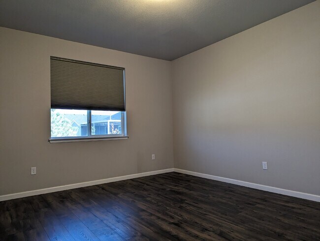 Building Photo - COMING SOON FIRST WEEK OF JUNE! Super SW Longmont location!