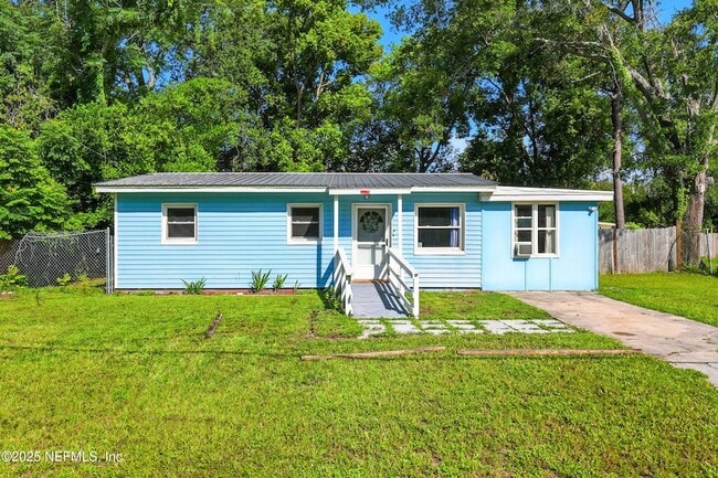Primary Photo - 355 Wildwood Ln