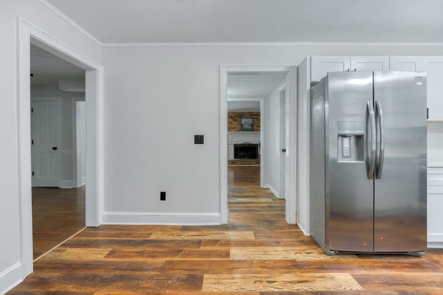 Building Photo - 61 Powers Ferry Manor SE
