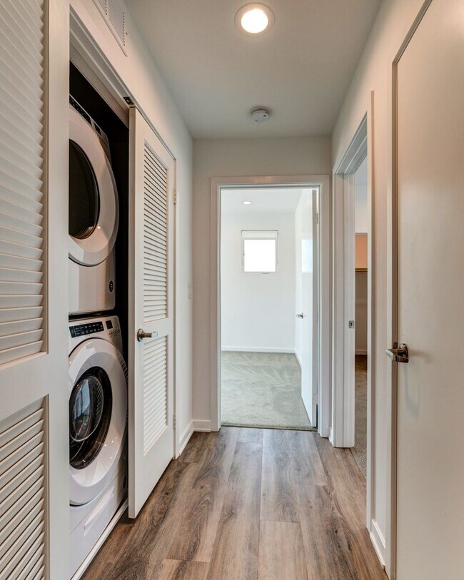 Building Photo - Luxury Penthouse Condo With Ocean Views in Ventura!