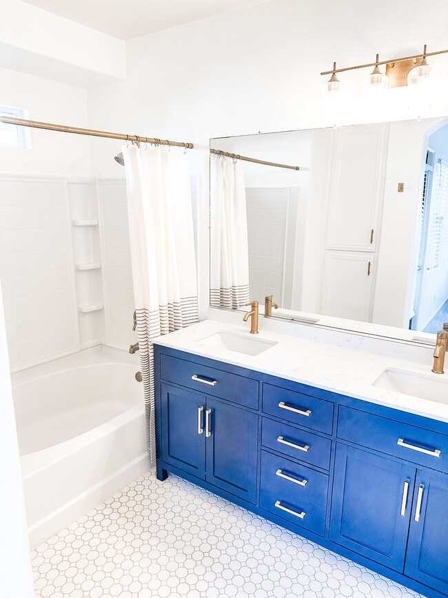 Building Photo - 2744 Crown Ridge Rd