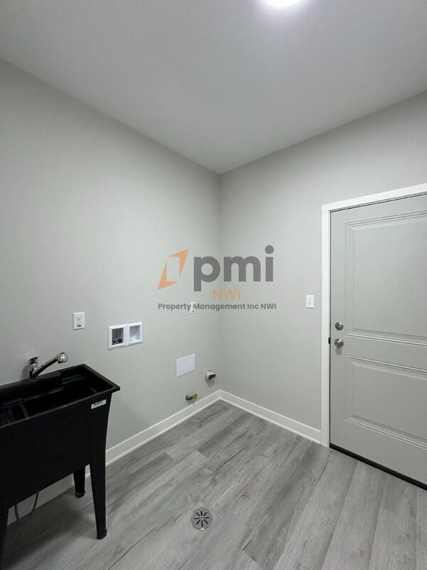 Building Photo - 5788 Adams St