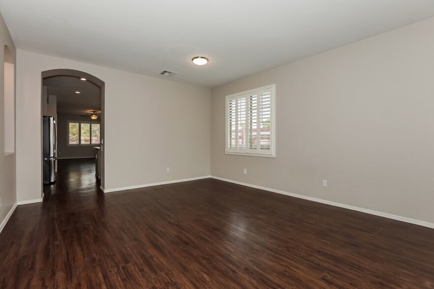 Building Photo - 18682 E Lark Dr