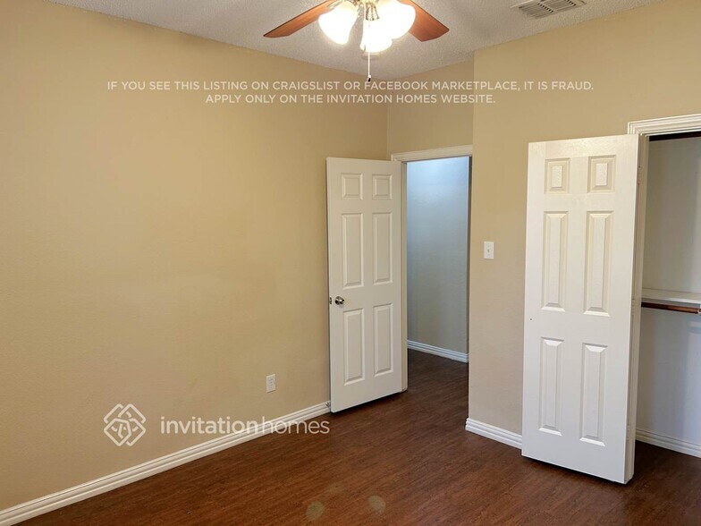 Building Photo - 7997 Greenvalley Ln