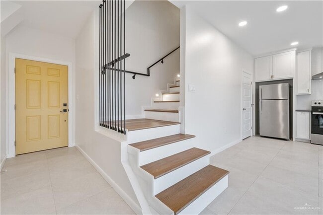 Building Photo - 15 Nassau St