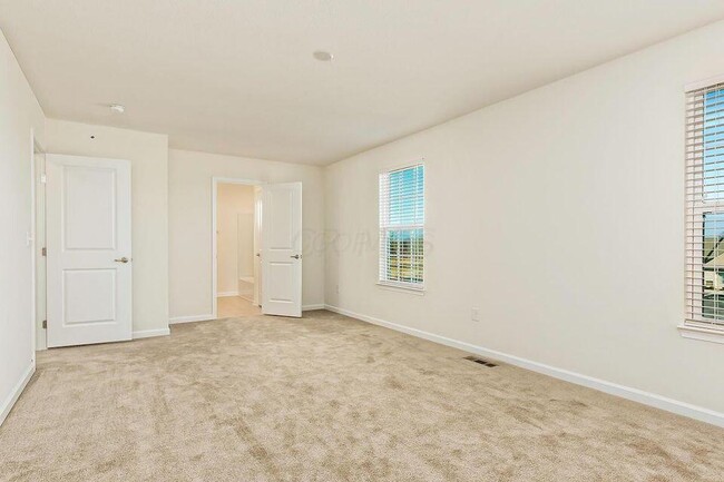 Building Photo - 6135 Brandon Dr