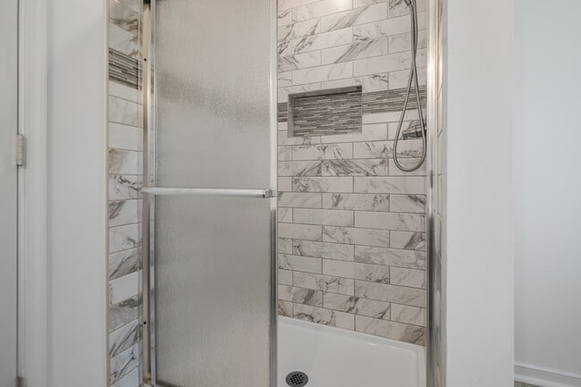 Building Photo - 3924 Liberty Point Dr