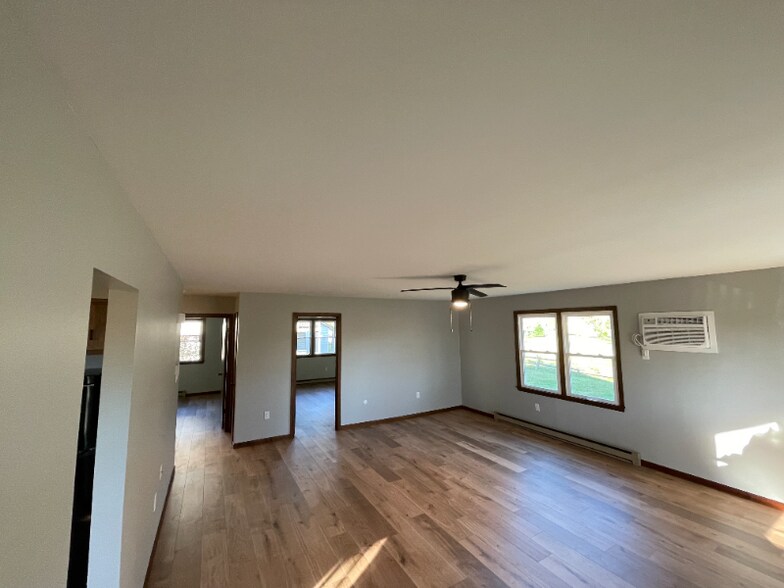 Building Photo - 10 Edgewood Terrace