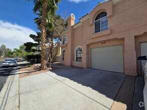 Building Photo - Townhome in Dreamy Summerlin Area -8417 Ma...