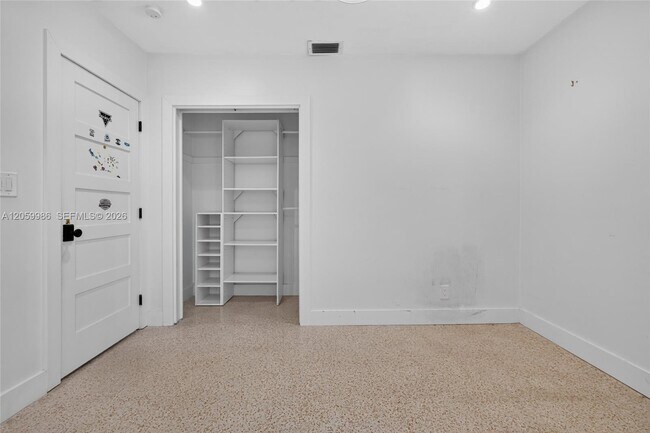 Building Photo - 12935 SW 81st Ave