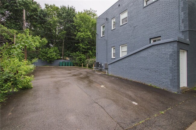 Building Photo - 544 Culver Pkwy