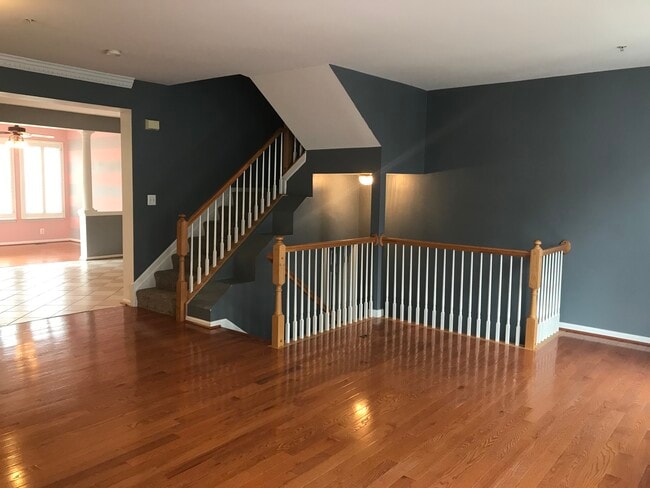 Building Photo - 205 Tilden Way