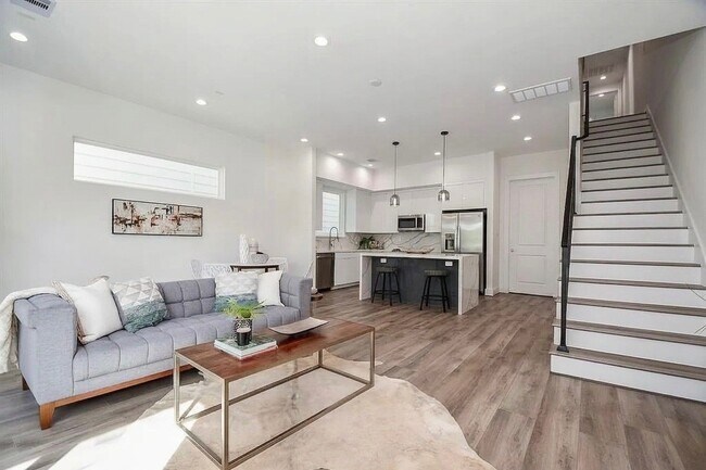 Building Photo - 3609 Dennis St