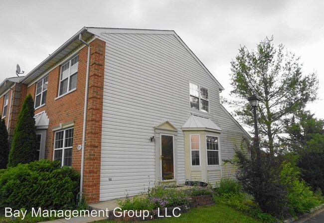 Building Photo - 4 br, 3 bath House - 521 Green Valley Court