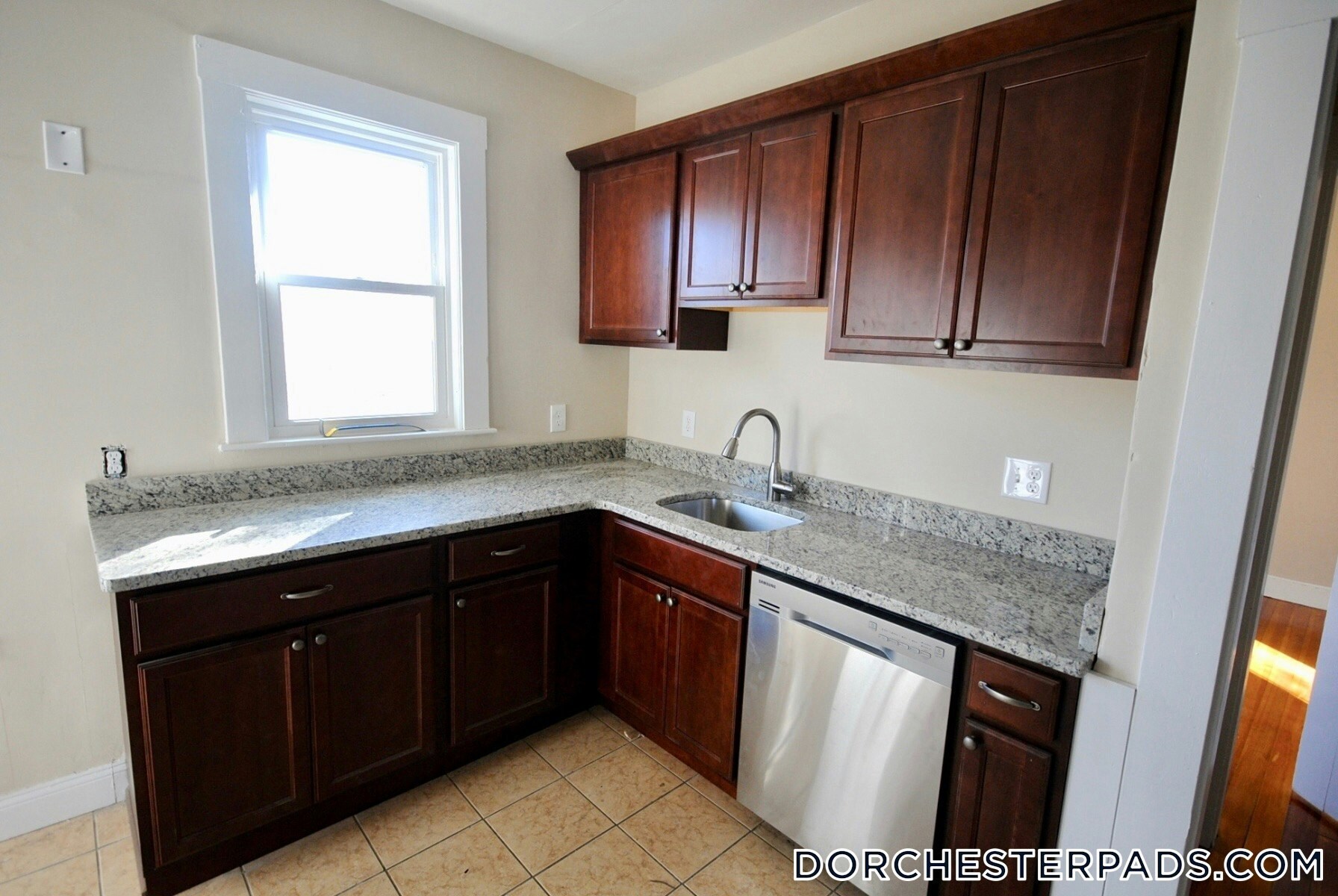 Building Photo - 139 E Cottage St