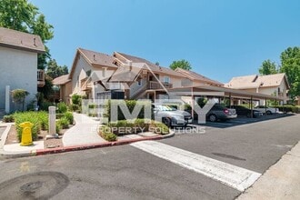 Building Photo - Amazing Deal 1 Bed 1 Bath for Rent Orange ...