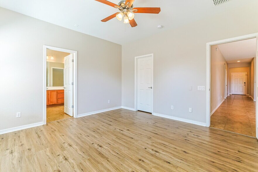 Building Photo - 11051 E Serafina Ave