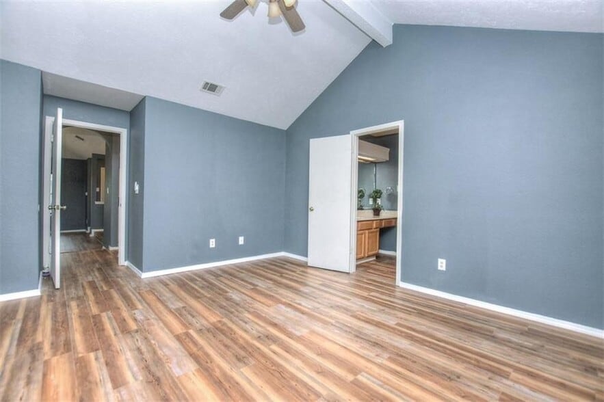 Building Photo - 2010 Elder Way