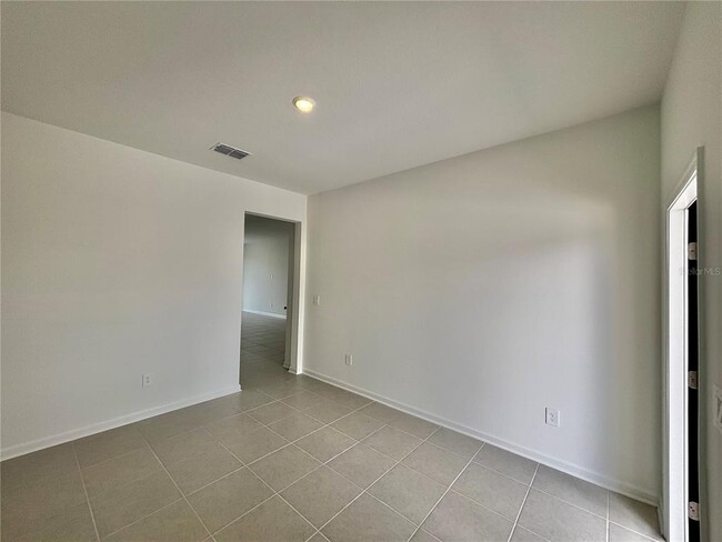 Building Photo - 2634 Armstrong Ave